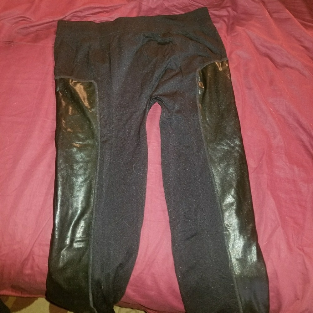 Faux leather panel leggings - Picture 2 of 4